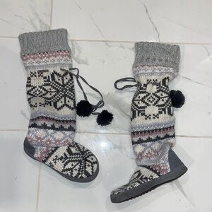Muktuks sweater boots